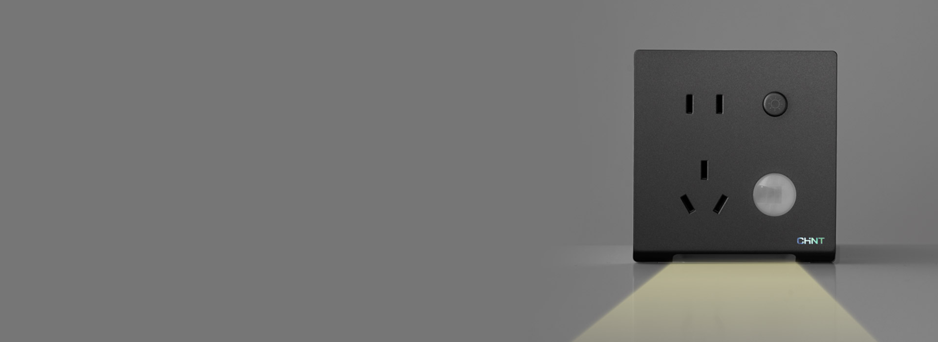 光線柔和，呵護(hù)眼睛 溫馨的4000K色...