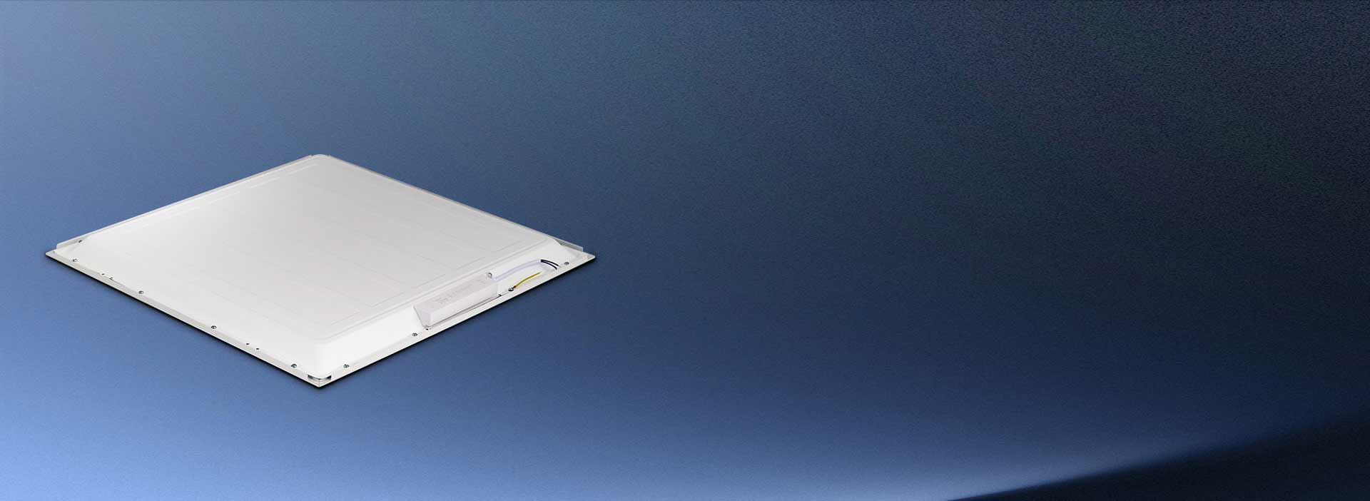 金屬覆膜底盤，散熱好，更耐用 鐵底盤表...