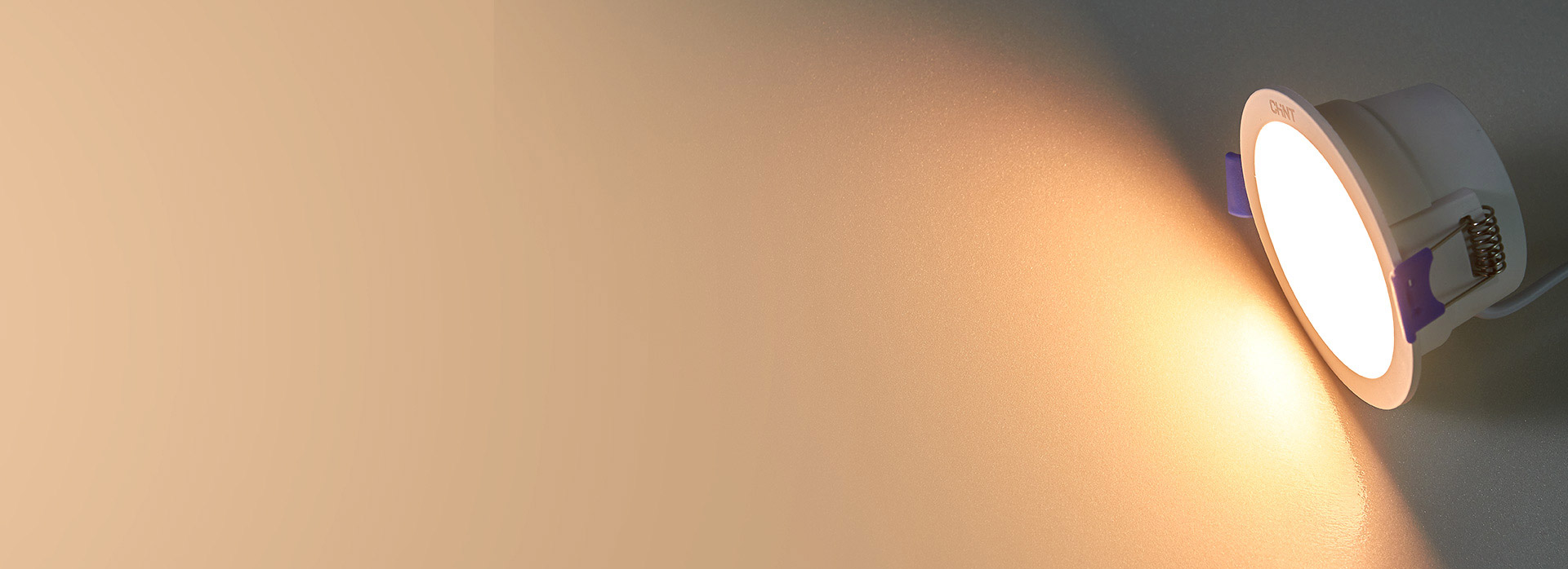 深藏式光源，深防眩護眼 光源深藏，減少...