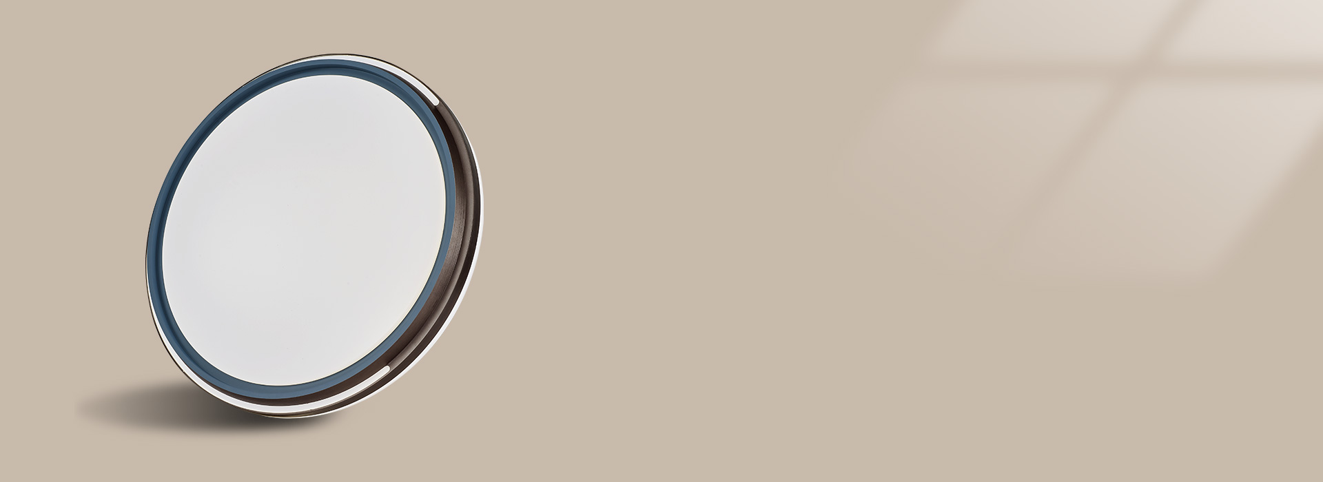 多層烤漆，耐用持久 精工鐵藝燈體，多層...